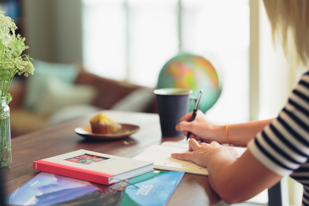 traditional-publishing-vs-self-publishing-fulfill-your-dreams